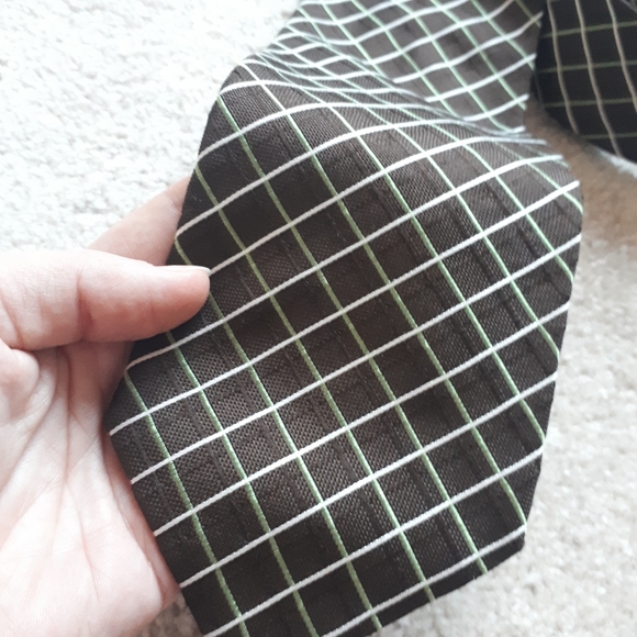 GIVENCHY PARIS / Men's 100% Silk Tie - Brown, Green & White - Picture 2 of 7